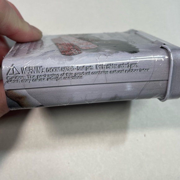 NWT Twilight - Eclipse tin of sterile adhesive bandages 24ct collectible - Picture 7 of 7